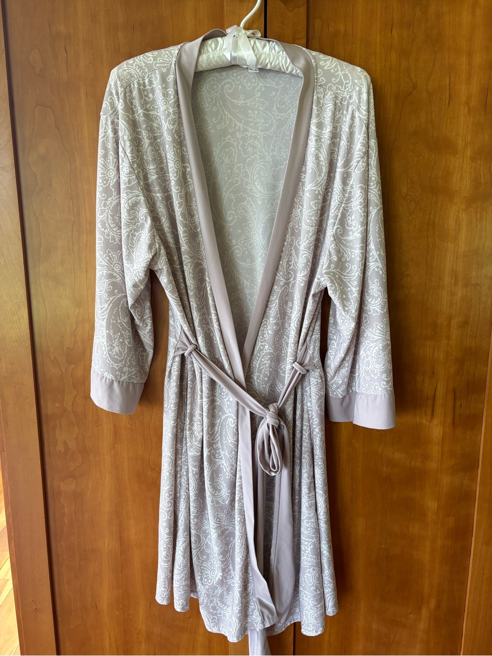 Marilyn Monroe Light Taupe Paisley Robe with Satin Trim